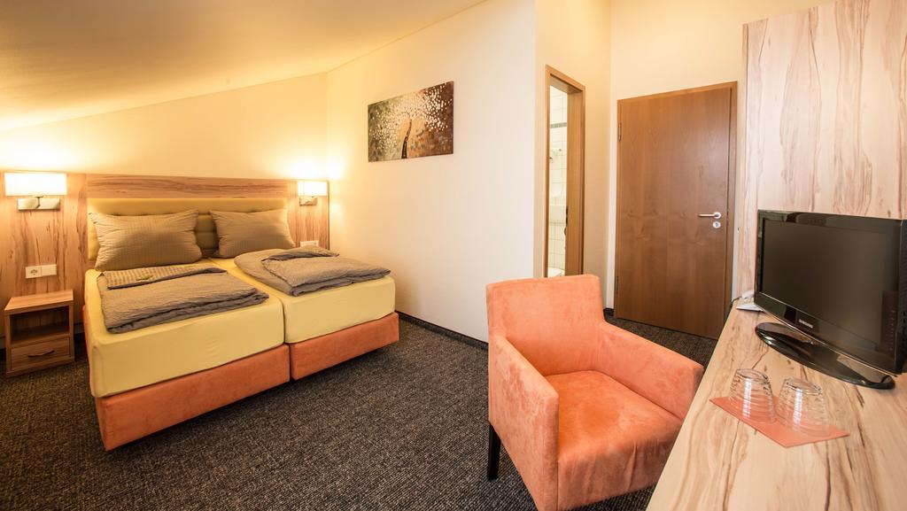 Hotel An Der Waldstrasse Groß-Zimmern 객실 사진